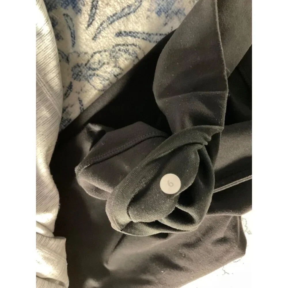 Lululemon Women's Black and Grey Leggings